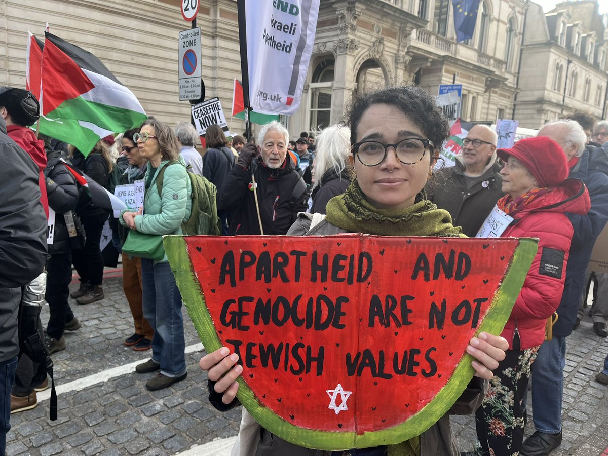 JAZA_UK's tweet photo. Jewish Bloc

#SolidarityIsBeautiful https://t.co/hqkKPbWtmn