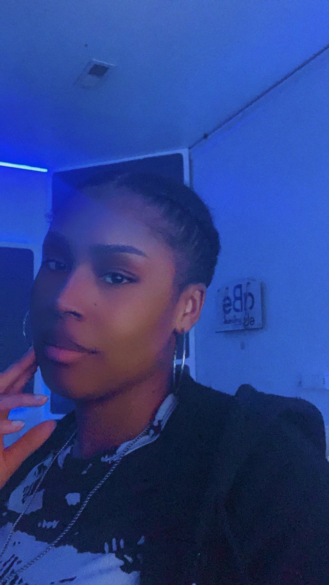 ThisIsLexC's tweet photo. Another day, another session! Who got next?

#LexC #LexCATL #singer #songwriter #entertainer #artist #engineer #AudioEngineer #FemaleEngineer #ABS #studio #InTheStudio #InTheYo #AskMeAboutMySpecials #specials #Recording #RecordingEngineer #RecordingStudio #MusicStudio #PrettyFace https://t.co/qaSKPUojdA