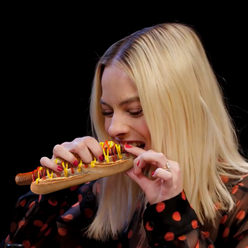 It’s Barbie Day! 💁🏼‍♀️ Even Margot Robbie knows how to spice up Barbie Day – with a hotdog in hand 🌭🔥