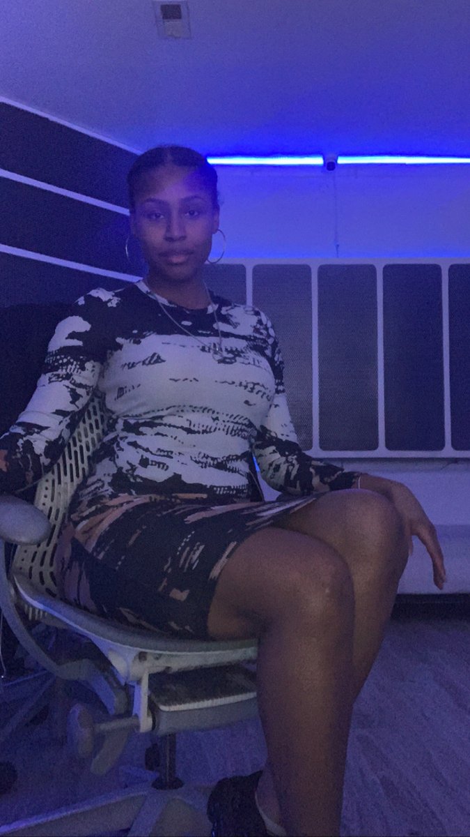 ThisIsLexC's tweet photo. Another day, another session! Who got next?

#LexC #LexCATL #singer #songwriter #entertainer #artist #engineer #AudioEngineer #FemaleEngineer #ABS #studio #InTheStudio #InTheYo #AskMeAboutMySpecials #specials #Recording #RecordingEngineer #RecordingStudio #MusicStudio #PrettyFace https://t.co/qaSKPUojdA
