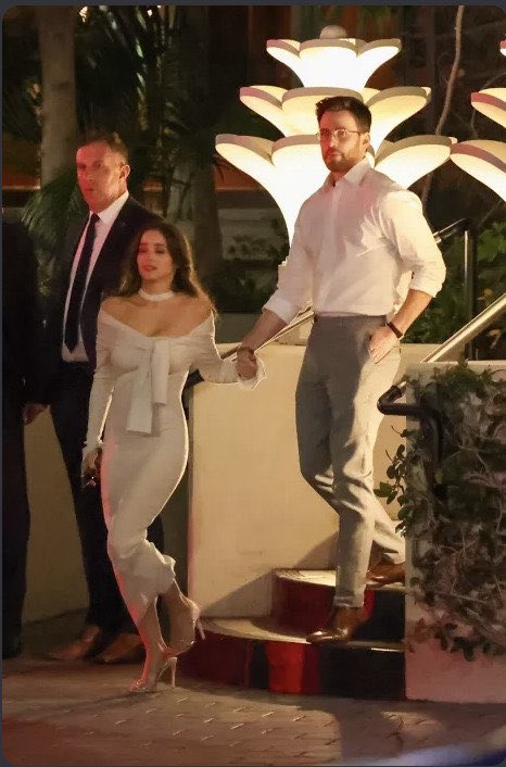 hudssnake's tweet photo. chris evans &amp; alba baptista aka the sexiest couple EVER 🫠 https://t.co/ckCgaFmnK3