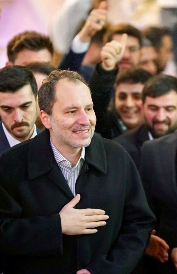 S_HazinogLu's tweet photo. Güneşi gülüşüne nasıl sığdırdın ? 

Bana da söyle ! Bana da söyle ! Ben de bileyim..

@ErbakanFatih @rprefahpartisi 🇹🇷👍🏻 https://t.co/k9G1jDBcc6