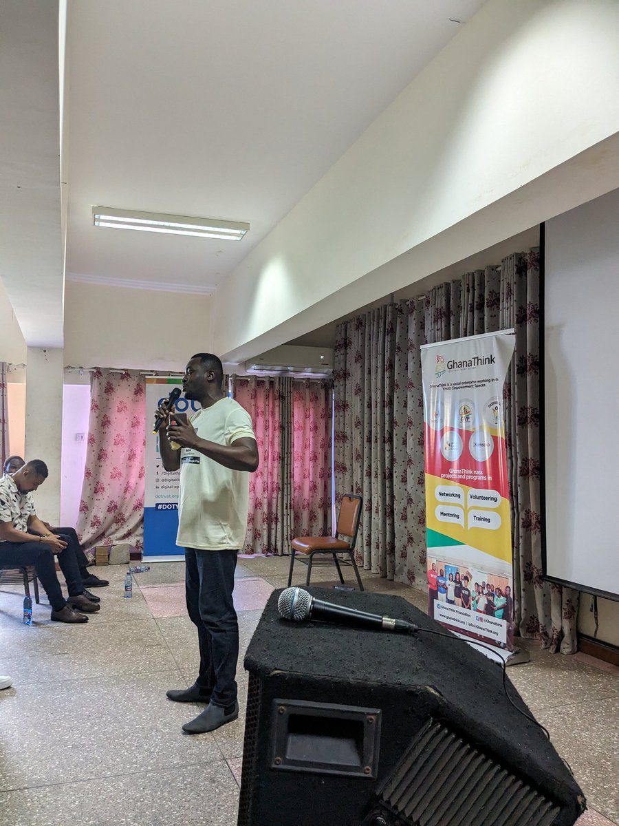 BcCapeCoast's tweet image. "I've worked with Binance, FTX, etc. I've done a lot of remote jobs. I'm always sad when I can't find (many) Ghanaians in these places. It's great to see what @GhanaThink is doing through @Komseko" - Ekow Aidoo of #BeSocial. 

#bccapecoast #BarcampCapeCoast