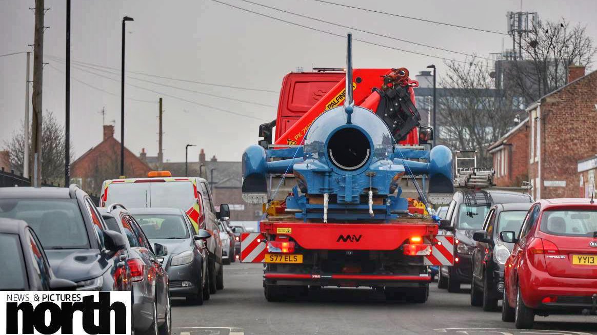 Donald Campbell's Bluebird leaves Bill Smith's North Shields workshop this afternoon, heading back to Coniston where it will find a new home in the Ruskin Museum Pic by @RaoulDixonNNP #coniston #bluebird #k7 @ruskin_the