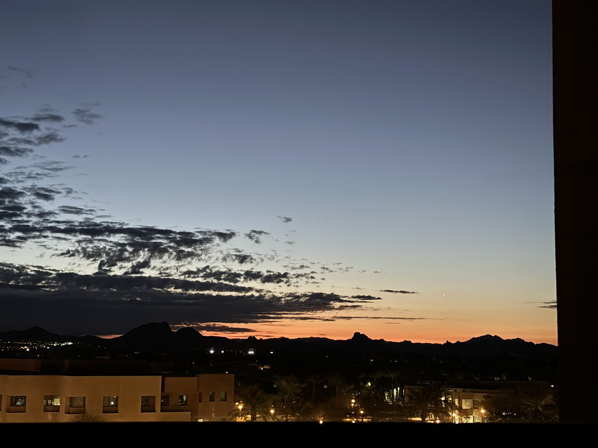 summerbreez0019's tweet photo. Good morning from the 5th floor #az #thisisarizona ๐ต๐๏ธ https://t.co/hXDX4Gc27C