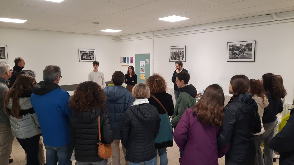 Plus de 800 personnes ont été accueillies ce matin à l'occasion de nos Portes ouvertes Lycée et Pôle supérieur. Merci aux professeurs, personnels et élèves qui ont permis cette réussite !