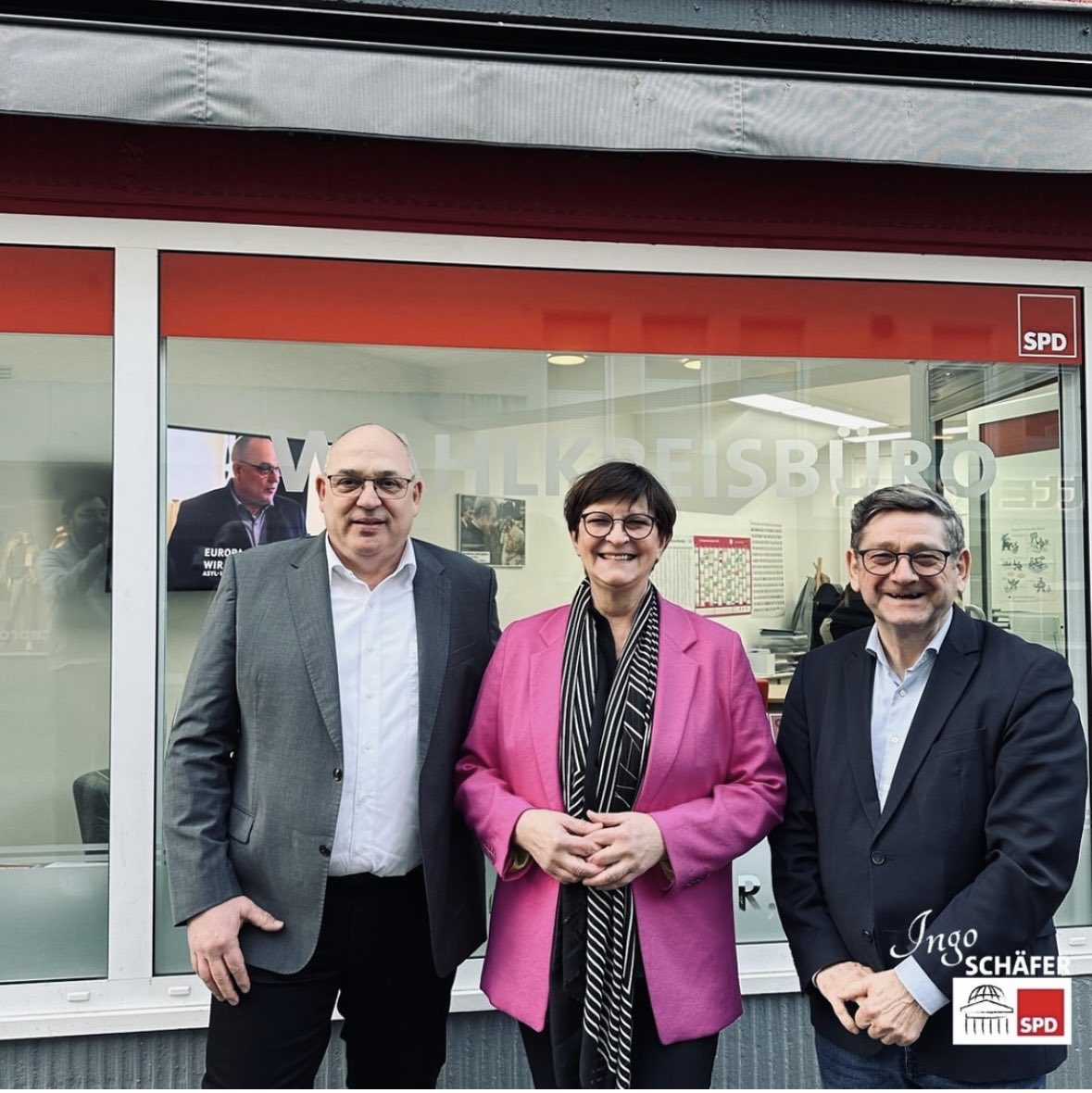 Gestern war die SPD Bundesvorsitzende Saskia Esken zu Gast bei uns im Wahlkreis auf der Diskussionsveranstaltung „75 Jahre Grundgesetz: Sind Frauen und Männer gleichberechtigt?“ in der „Gläsernen Werkstatt“. Organisiert von @spdsolingenmitte und SPD Frauen Solingen.#spd #solingen