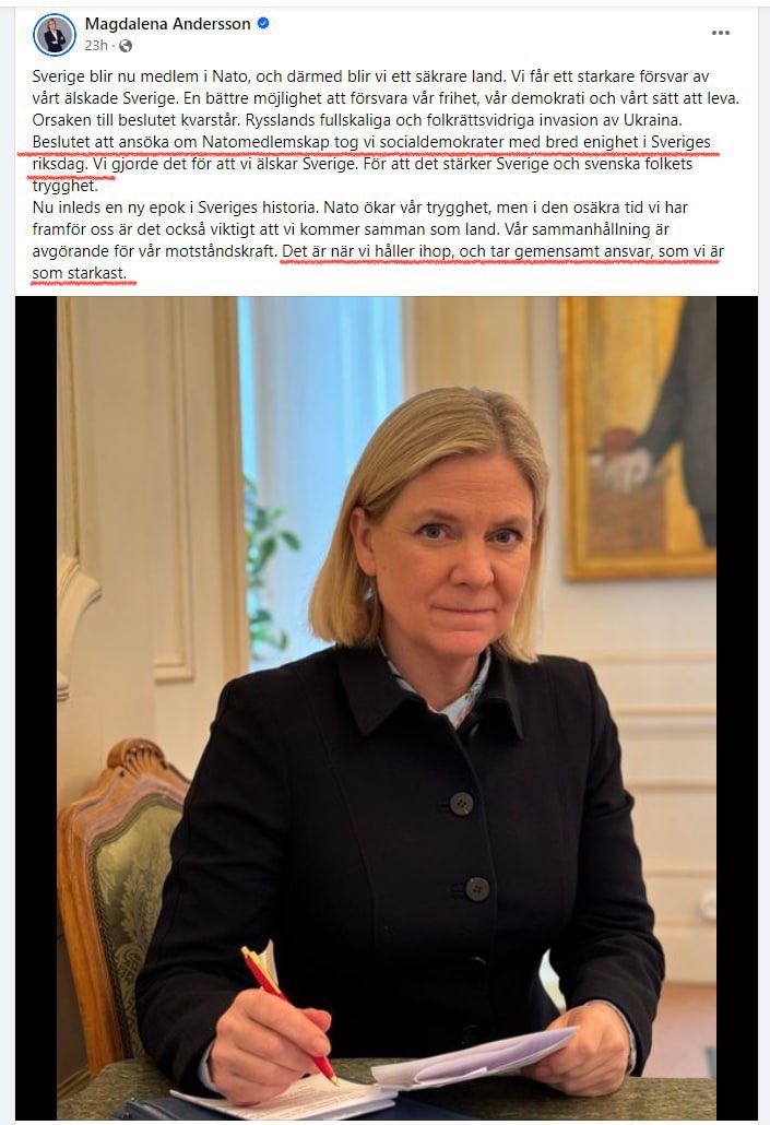 HansWessberg's tweet photo. Det här är ren lyteskomik. Hur Socialdemokraternas kommunikationsavdelning har kunnat släppa igenom något så debilt är en gåta.

Notera ”beslutet tog vi i bred enighet”. Nä. Sossarna lyckades inte få med egna laget, MP och V på beslutet. Anledningen var att det fanns en majoritet i Riksdagen, SD, M, L, KD och C som ställde sig bakom en ansökan. Ställda inför faktum svängde S under galgen och ställde sig bakom den majoritet som redan fanns.

Och ”det är när vi håller ihop och tar gemensamt ansvar” - vilket var just det Mgdalena Anderssons S-regering misslyckades med.

Ren komik. Och vad är det hon skriver? Stryktipset? Fakturan från skumma städbolaget? - Oklart!

I det ögonblicket övergår komiken till lyteskomik. 

De sossar jag träffar, och det är en hel del i både lokalpolitik och fack skäms över bilden. Svårt pinsam.