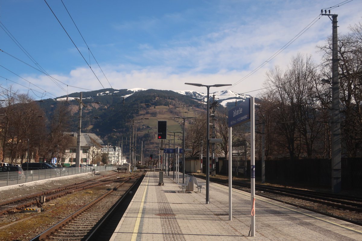 Schön sonnig heute in Zell am See. Schnee gibt's aber nur noch auf den höheren Bergen #Pinzgau #Salzburg