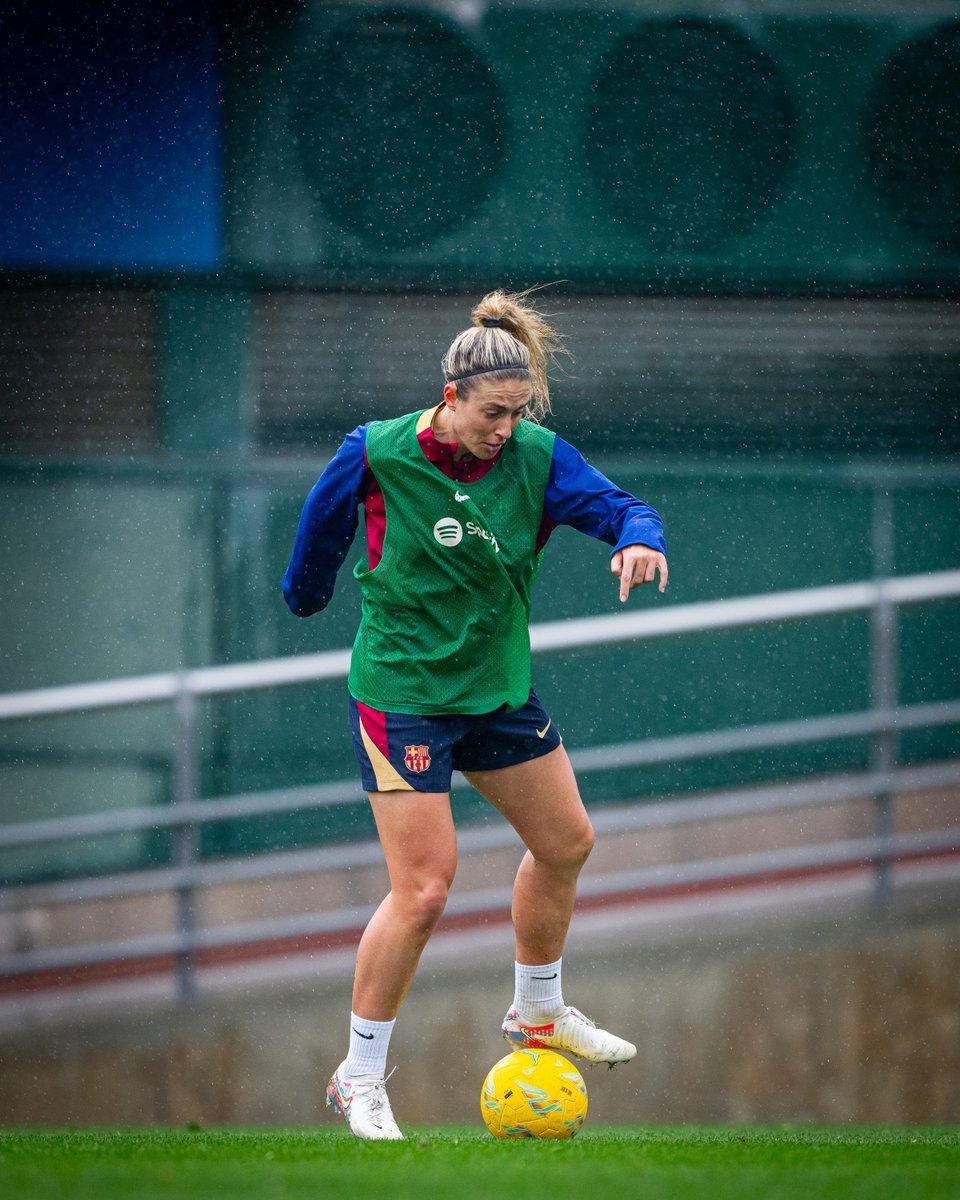 Control, pass ⚽️