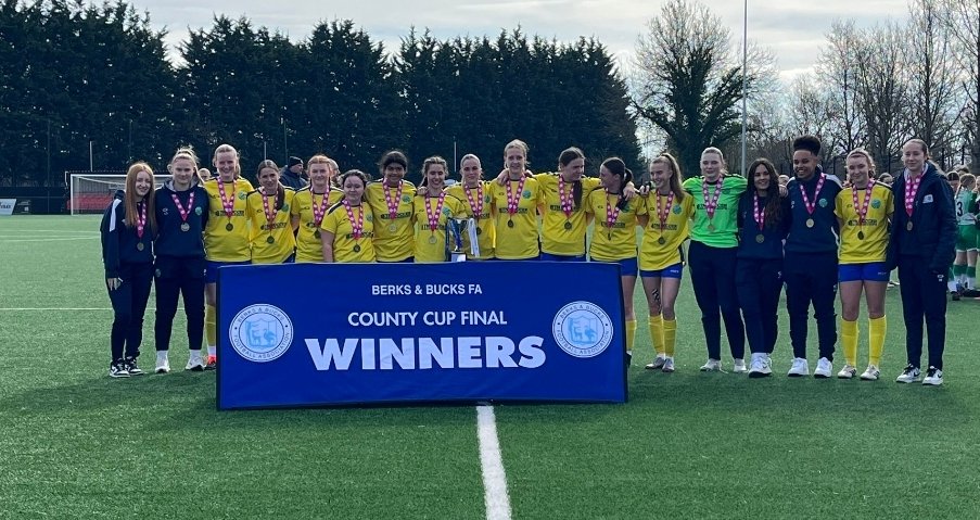 Congratulations to our U18 Youth JPL girls team on winning the @BerksandBucksFA county cup this morning 🏆 👏 💛💙

#BBFACountyCups
