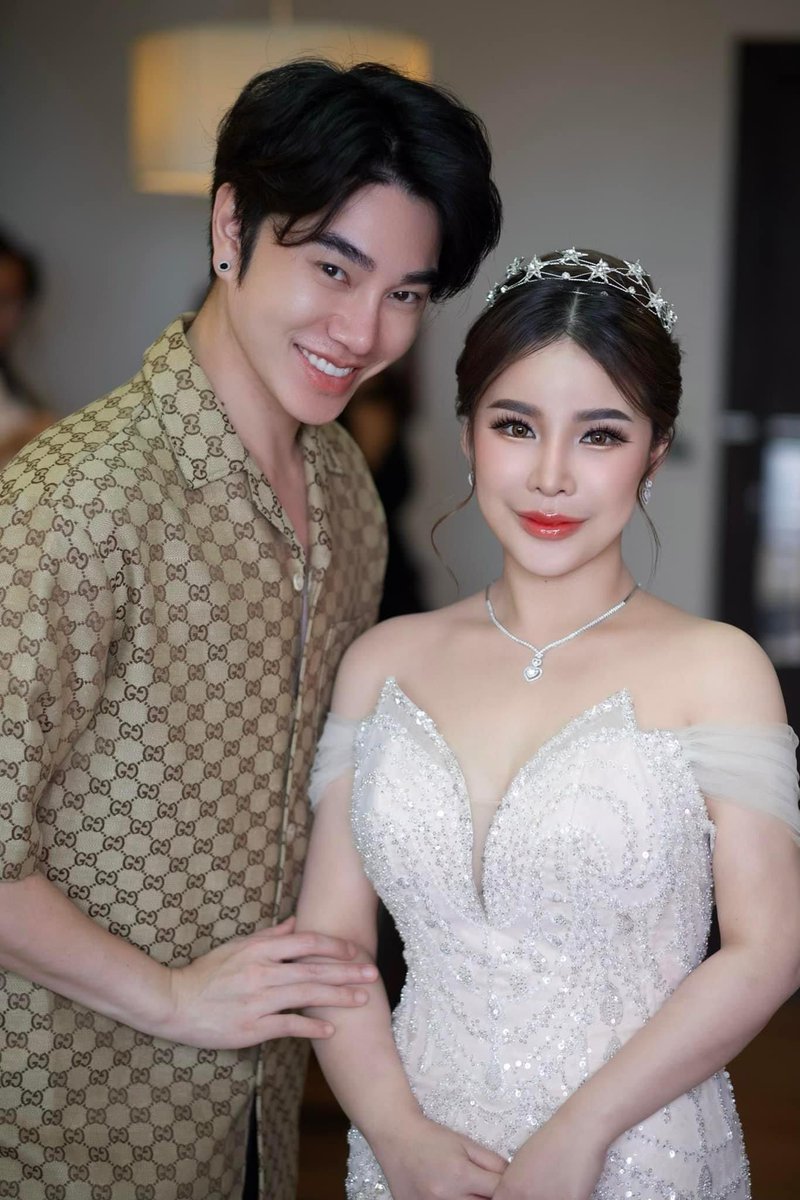 เดินทางมาแต่งหน้าเจ้าสาว คุณน้ำ จ.ปราจีนบุรี 
แต่งหน้า Nongchat
ผมสวยๆ @khunyong_hair  
ชุดสวยๆ <a href="/milanweddingbkk/">S.Srithongchart</a>
#nongchatmmakeupthailand
