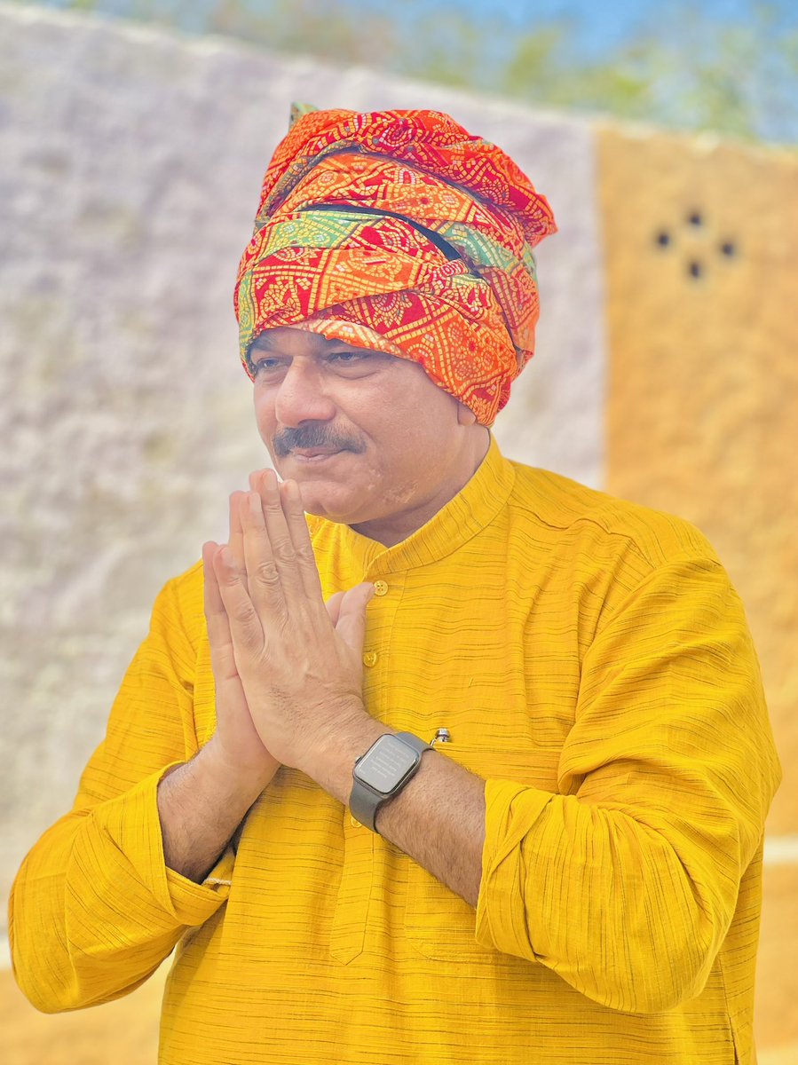 आपके द्वारा पहनाई गई पगड़ी का मान, इसकी शान और आपका सम्मान कभी कम नहीं होने दूंगा। #MLAJewar #Jewar