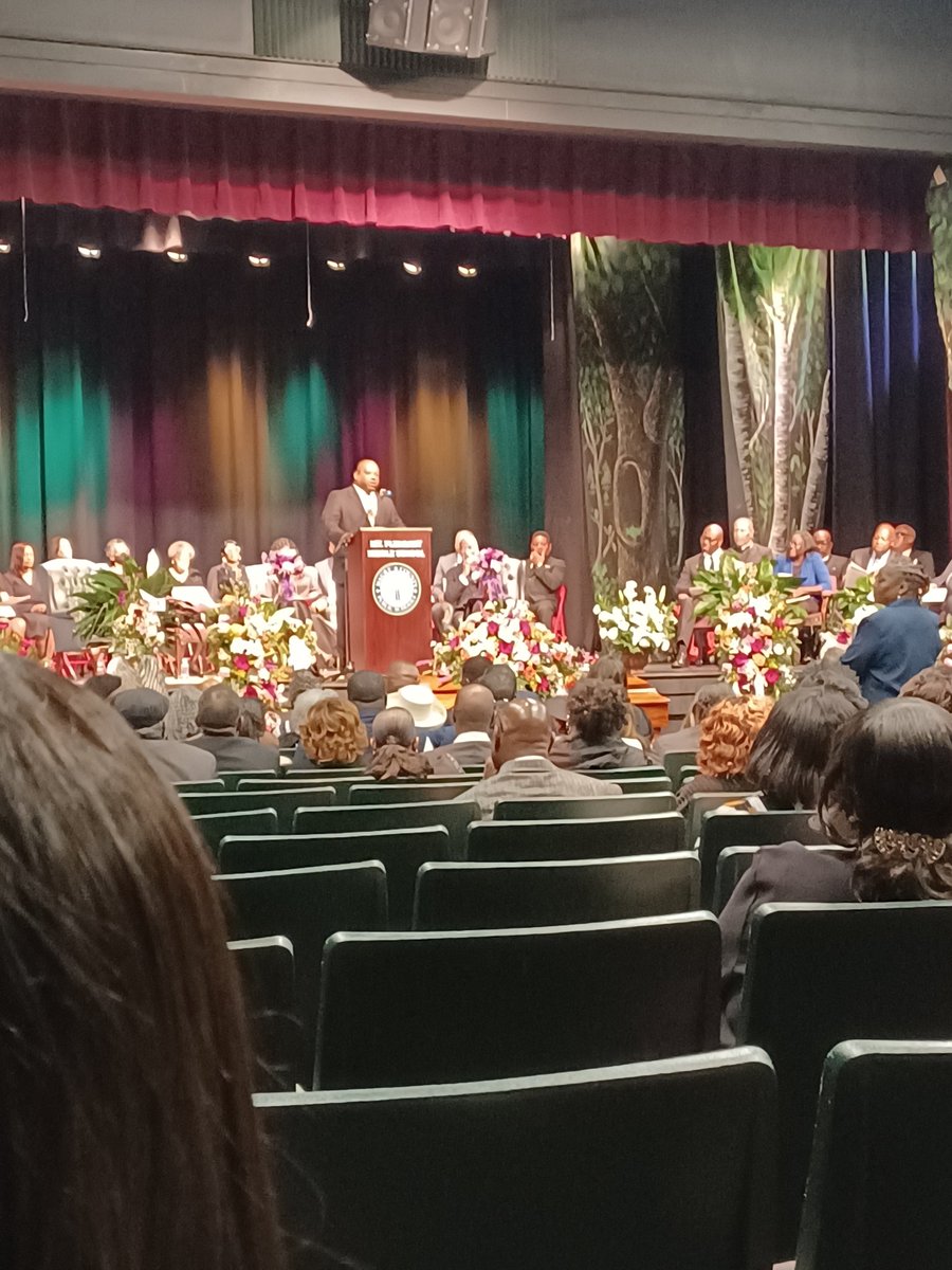 KCpriss's tweet image. Sending heartfelt prayers to the MCPS and Mnt Pleasant Staff. Mrs. Mayes served in the district 20 years. What a great loss for the community.  Kevin Eady wonderful Job, the atmosphere was beautiful!!!...
#Family 
@MauryCoSchools