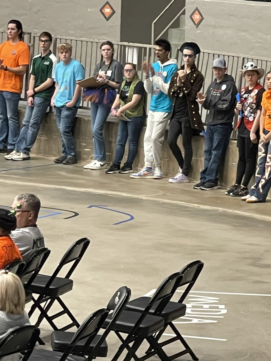 FRCTeam31's tweet photo. Prime Movers are in the playoffs! Go Alliance #6! #whatmovesyou #havefun31 #FIRSTinOklahoma https://t.co/VXKLVV9Mc4