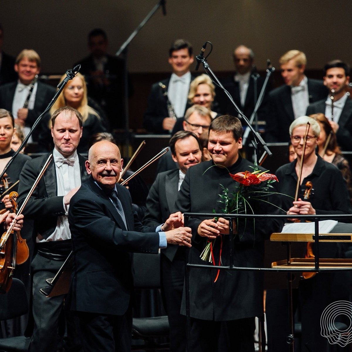 Klasika_LR3's tweet photo. Lielās @muzikasbalva laureātam par mūža ieguldījumu - komponistam Vilnim Šmīdbergam - veltīts raidījums, kurā piedalās Gunārs Šimkus, Imants Resnis, Ilona Breģe, Ralfs Šmīdbergs un Sigvards Kļava @radiokoris , kurš saka: "Vilnis ir caur un caur Meistars"
https://t.co/TG6dsRWgqb https://t.co/Zs1HedzELZ