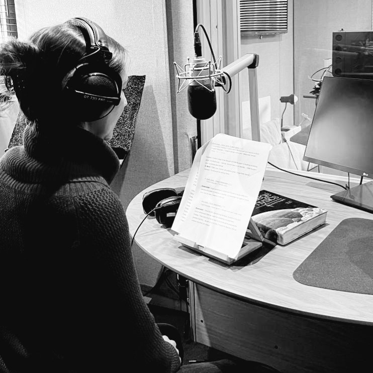 _AmyVincent_'s tweet photo. Lots of fun on #IWD being a voice director &amp; recording @VocalBoothMedia with a lovely team for "Earth is Lost", a sound installation by @SonicMutiny that will be presented @unitytheatre on 1st May #voiceactress #frenchvoice #voicedirector #UpNextFestival #soundinstallation #arts https://t.co/bYm9Vxbbc0