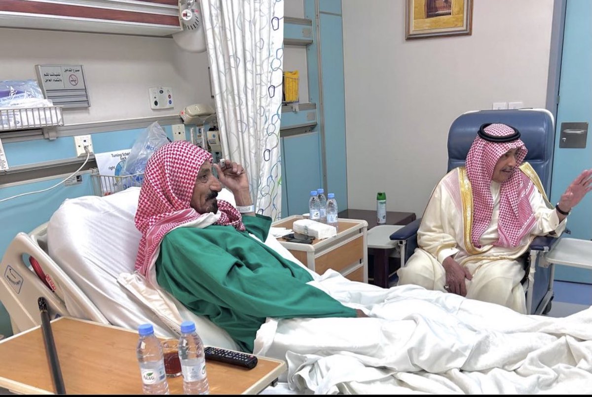 ABN_DHARI's tweet photo. تواجد والدي الشيخ : ضاري بن طواله هذا اليوم بمدينة الامير سلطان الطبية لإجراء بعض الفحوصات وزيارة البناخي صاحب السمو الامير : فيصل بن سعود بن محمد ال سعود و صاحب السمو الامير : منصور بن محمد بن سعد ال سعود للأطمئنان على صحته حفظهم الله https://t.co/QtW5EiXjaB