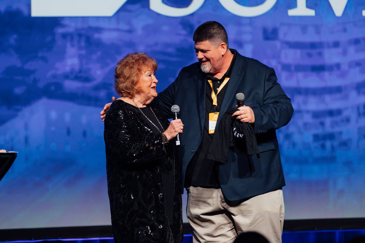 AccuTrainK12's tweet photo. The incredible Debbie Silver kicked off main conference at the Orlando Innovative Schools Summit yesterday afternoon! For information on our upcoming Summits, please visit the link in our bio.

#innovativeschoolssummit #teachersfollowteachers #educationmatters #conference https://t.co/alwkMuLH6d