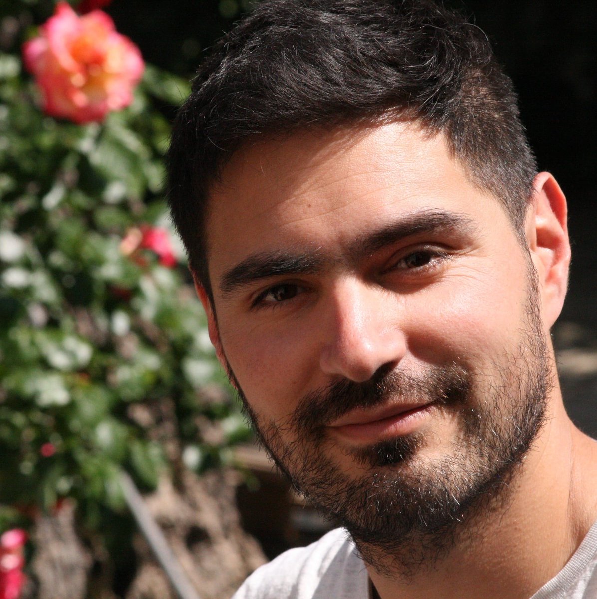 Comme vous l'aviez toutes et tous deviné (non) c'est <a href="/Mathieu_Rivero/">Mathieu Rivero</a> qui sera présent mardi soir en live dans "Les tentacules du jeu" pour parler de son travail chez <a href="/Ludovox_fr/">Ludovox.fr</a> , ses jeux, son travail de traduction et de sa ludothèque de manière générale !