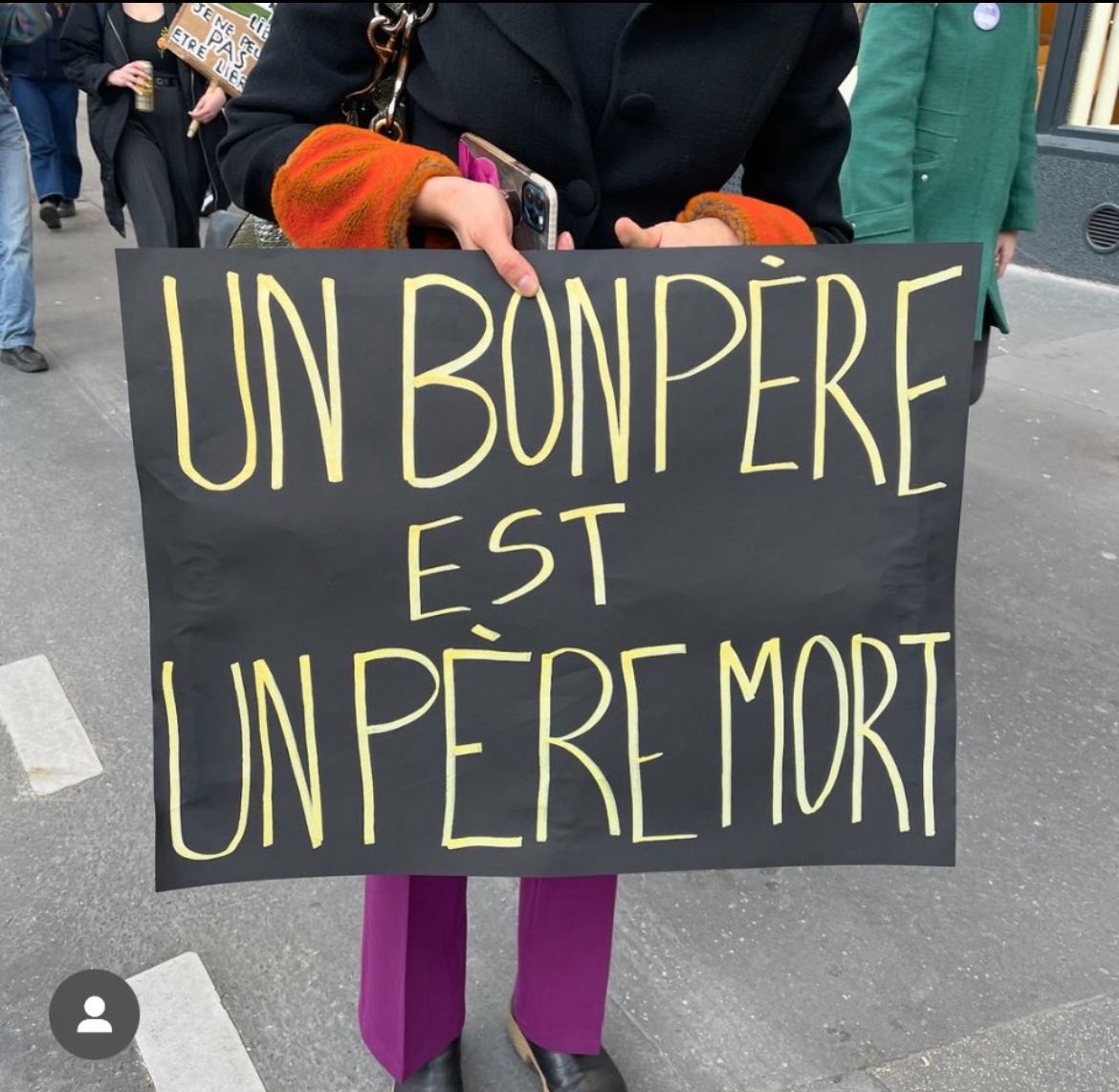 alice_glbrt's tweet photo. La perte de mon père a été le drame de ma vie. 

Affirmer de telles choses, même pour choquer, relève d’une telle connerie ça fout la haine https://t.co/JlwlT2Cmk0