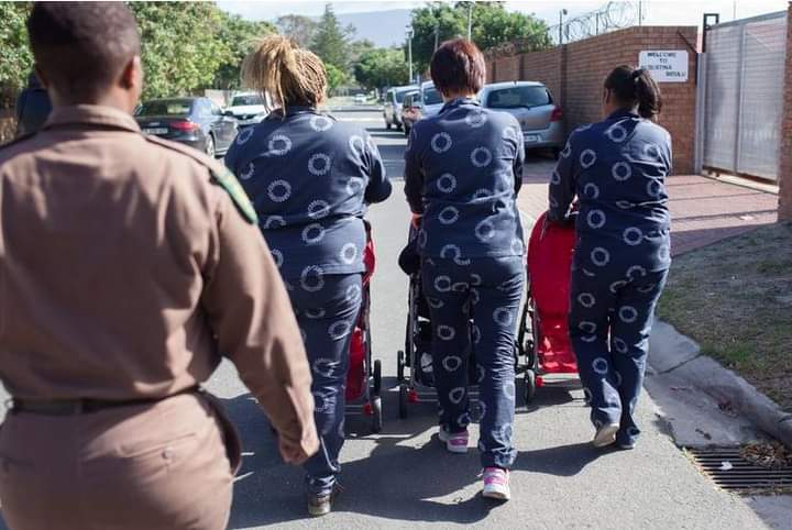 Female Prisoners who have at least served 5 or more years are now allowed to take their unborn babies out for a stroll, ( Uluntu babies Accessories) has donated over 2500 Strollers and Jumping Castles.