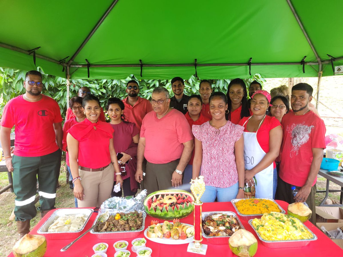 TouchstoneExp's tweet photo. TXP had an epic staff cook-off competition - it was Team Fireside vs. Team Black Gold. Both teams brought their A-game and whipped up some incredible dishes, but in the end, Team Fireside earned the title of "Touchstone's Top Chef".
#Teambuilding #CookOff #TopChief https://t.co/7x1FUm5TGa