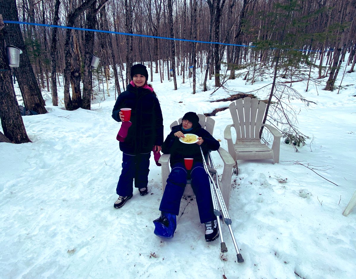 Ang_Xrp's tweet photo. Saint-Damien #UpNorth #Montreal #ShugarShack https://t.co/5ebJ2w0bjU