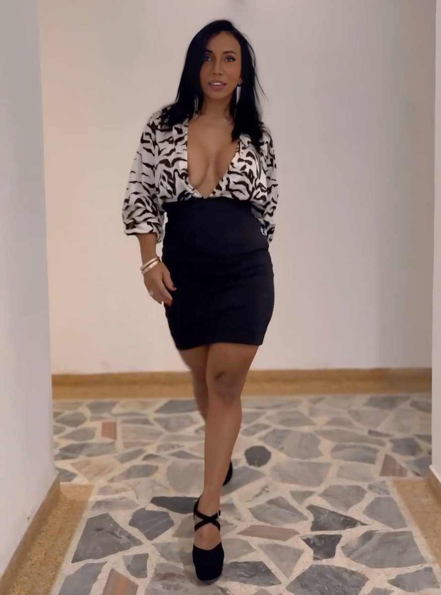 Is that a candy cane in your pocket or are you just glad to see me? ✨

@livejasmin
#hot #sexy #model