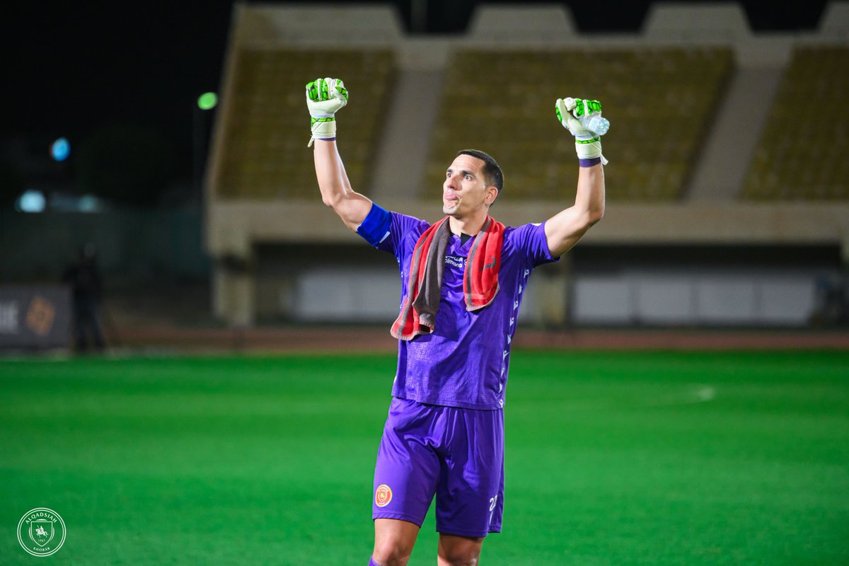 Alqadsiah's tweet photo. الفـعايل يبي لها رجال ❤️
ولا الحكي كلن يقولـه 😎

#القادسية_الخلود | #دوري_يلو https://t.co/KjO4vjuGjZ