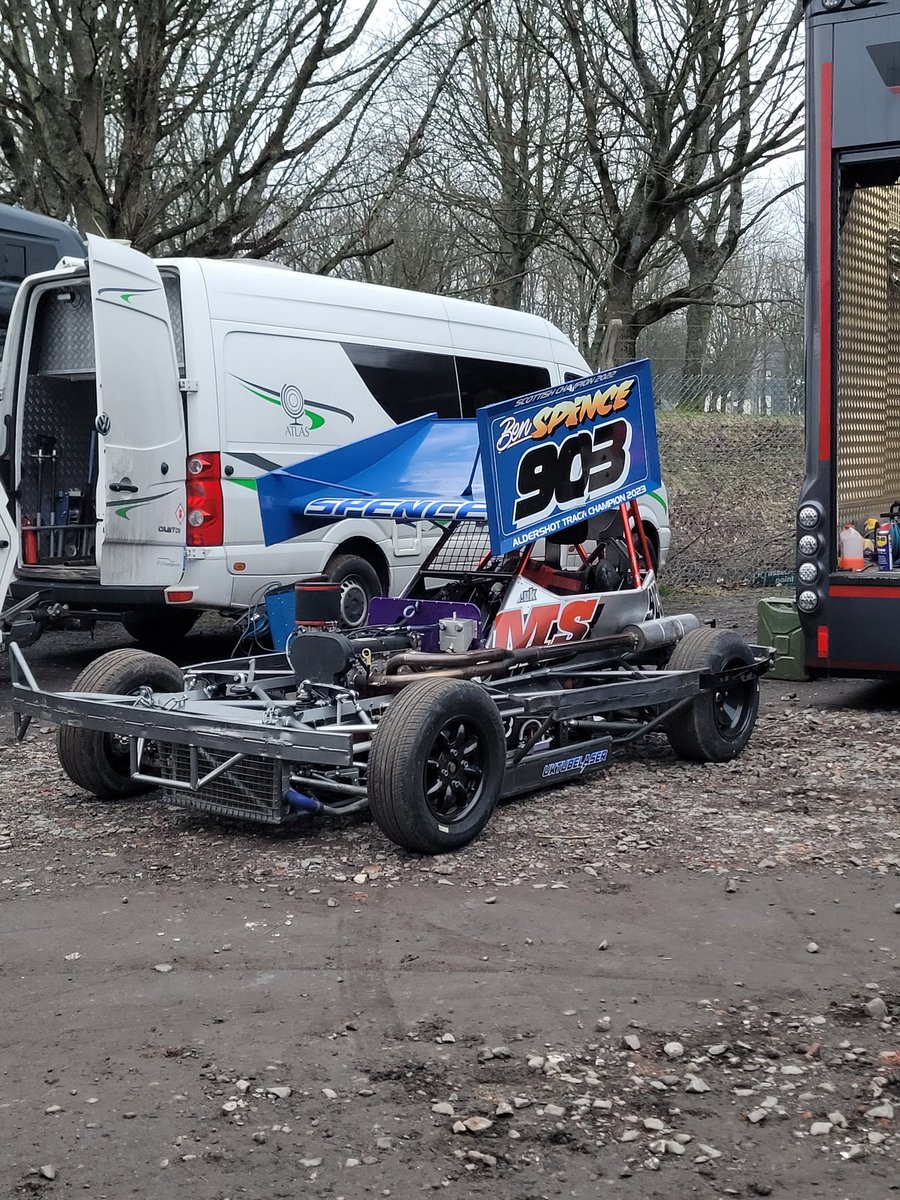 Some English visitors to #Racewall tonight in the #BriSCAF2 

#StockCarRacing