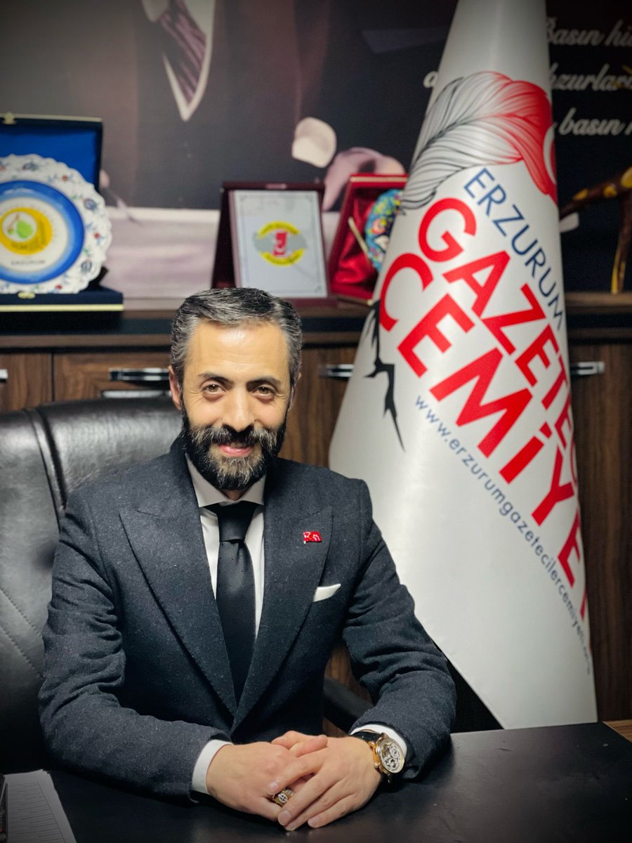 yenigunmedya's tweet photo. Mensubu olmaktan müftehir olduğum Erzurum Gazeteciler  Cemiyeti’nde seçim coşkusu yaşadık bugün… 
Meslektaşımız Vedat Refayeli ile tatlı bir rekabet ortamında gerçekleştirdiğimiz seçimde; üyelerimizin teveccühüyle hizmet sancağı bizlere emanet edildi.  ++ https://t.co/PRECzbyLbL