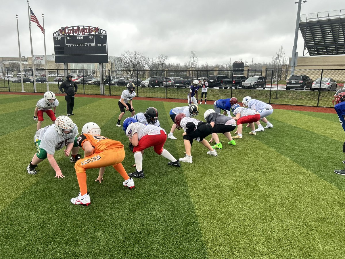 CoachBarnesGMS's tweet photo. Morning practice complete. Lunch and back at it at 1:30. #Region3 #6grade @GarrardFootball @GarrardMiddle @OfficialKYMSFA @AlPopsFootball https://t.co/vnpRHAIQ9m