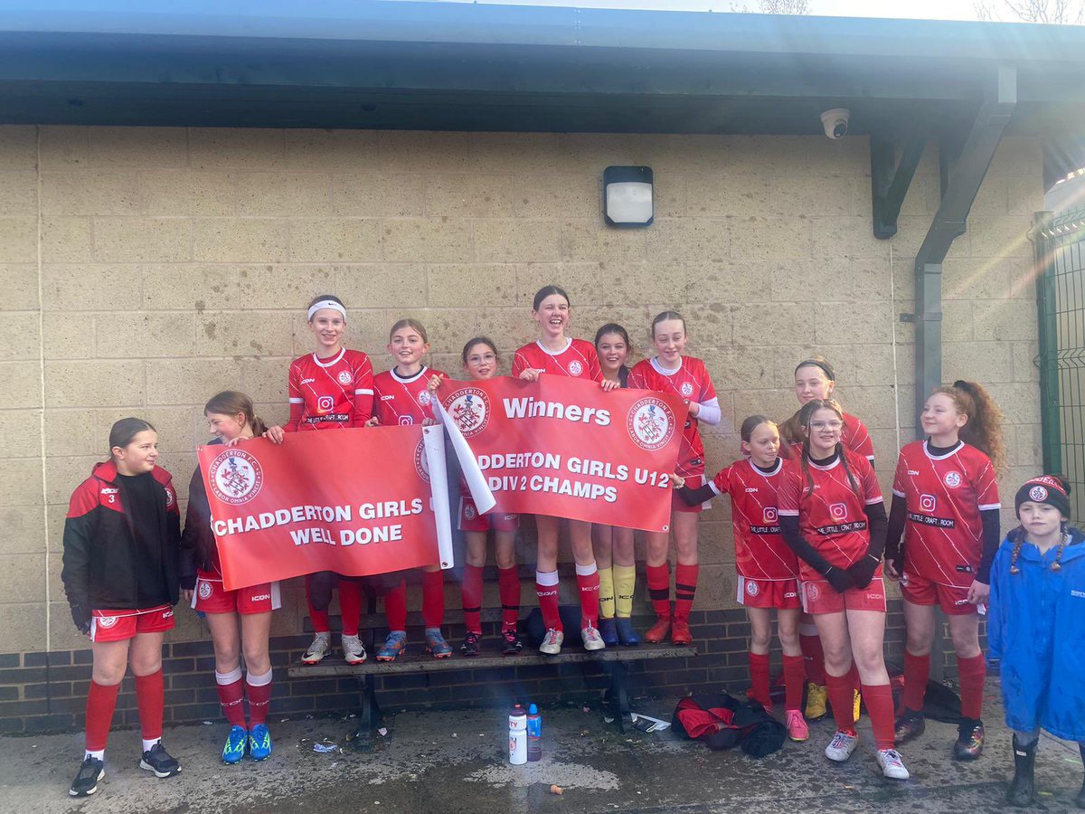 Chaddyfcjnrs's tweet photo. What an absolute wonderful site our U12 North Manchester girls league Div 2 champions a great achievement by everyone involved a first for the club having a girls team becoming league winners @JCocking7 #UptheChad https://t.co/aguKNAHTHq