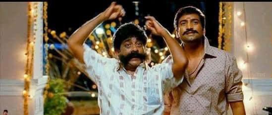 navin_offl's tweet photo. டார்ச் லைட்டுல நிக்க சொல்லிட்டாங்களாம் 

: எந்த தொகுதியில ?

தொகுதில இல்லையாம் புடிச்சுக்கிட்டு நிக்க சொல்லிட்டாங்களாம்! https://t.co/cHDzdqL0Nt