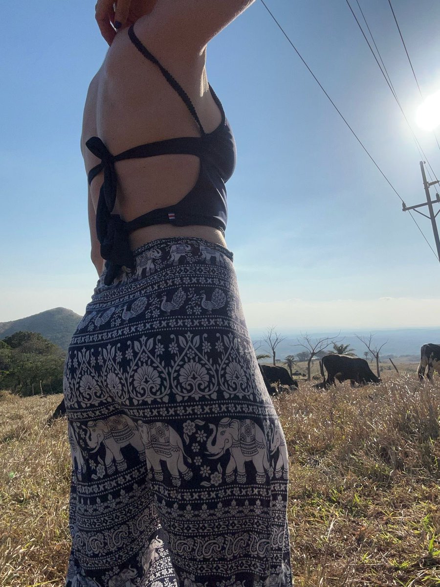 cayco_cr's tweet photo. La vida trata de encontrar paz y equilibrio dentro de ti mismo, liberándote de cadenas que atan nuestra esencia y las expectativas del futuro 🍃 encuentra serenidad en el presente y permite que tus emociones fluyan sin juicio ni resistencia 🤎
#personalizados #clientesatisfecha https://t.co/iqqDmUaFkz