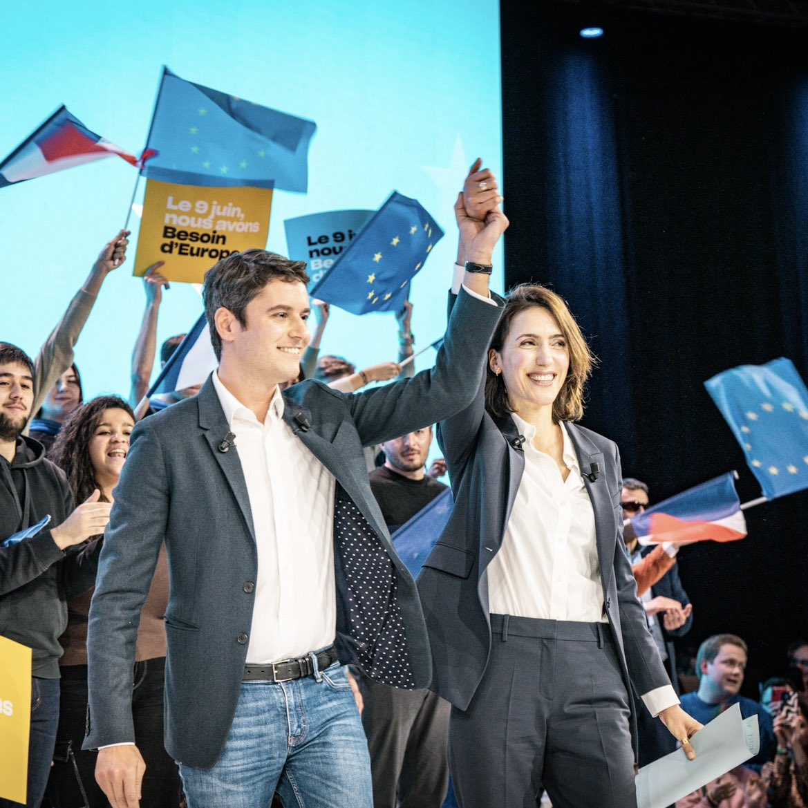 GabrielAttal's tweet photo. Battons-nous pour une France et pour une Europe de la croissance et de l’innovation, qui attirent les talents et font rêver le monde. 

Battons-nous pour une France et pour une Europe vertes, qui atteignent la neutralité carbone, sans brutalité et en ne laissant personne sans solution. 

Battons-nous pour une France et pour une Europe industrielles, qui créent des emplois et font revivre des territoires entiers. 

Battons-nous pour une France et pour une Europe agricoles, qui construisent notre indépendance alimentaire, simplifient la vie des agriculteurs et les protègent face à la concurrence déloyale. 

Battons-nous pour une France et une Europe souveraines. 🇫🇷🇪🇺