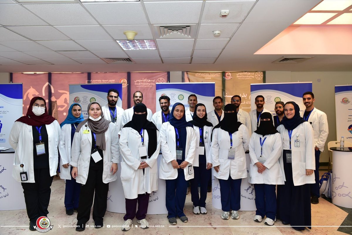 NGHAnews's tweet photo. إيماناً بالدور الفاعل والمهم للشؤون الصحية بوزارة الحرس الوطني في توعية الفرد والمجتمع، ومن منطلق المشاركة في تعزيز الوعي تجاه سرطان القولون والمستقيم؛

نظم قسم الجراحة العامة بمدينة الملك عبدالعزيز الطبية بالرياض الشهر العالمي للتوعية بسرطان القولون والمستقيم تحت شعار "أولها فحص وآخرها عافية".

استهدفت الحملة التوعية والتثقيف بأهمية الفحص المبكر والذي يعتبر من من أهم سبل الوقاية والعلاج، 

كذلك تضمنت الحملة عدة فعاليات داخلية في مدينة الملك عبدالعزيز الطبية بالرياض بالإضافة إلى فعالية خارجية في (تالا مول).

#MNGHA