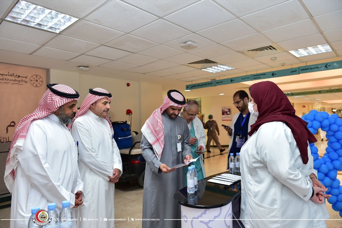 NGHAnews's tweet photo. إيماناً بالدور الفاعل والمهم للشؤون الصحية بوزارة الحرس الوطني في توعية الفرد والمجتمع، ومن منطلق المشاركة في تعزيز الوعي تجاه سرطان القولون والمستقيم؛

نظم قسم الجراحة العامة بمدينة الملك عبدالعزيز الطبية بالرياض الشهر العالمي للتوعية بسرطان القولون والمستقيم تحت شعار "أولها فحص وآخرها عافية".

استهدفت الحملة التوعية والتثقيف بأهمية الفحص المبكر والذي يعتبر من من أهم سبل الوقاية والعلاج، 

كذلك تضمنت الحملة عدة فعاليات داخلية في مدينة الملك عبدالعزيز الطبية بالرياض بالإضافة إلى فعالية خارجية في (تالا مول).

#MNGHA