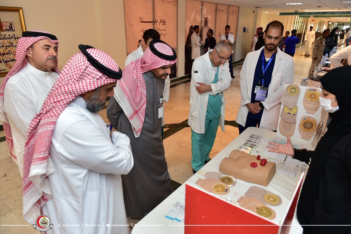NGHAnews's tweet photo. إيماناً بالدور الفاعل والمهم للشؤون الصحية بوزارة الحرس الوطني في توعية الفرد والمجتمع، ومن منطلق المشاركة في تعزيز الوعي تجاه سرطان القولون والمستقيم؛

نظم قسم الجراحة العامة بمدينة الملك عبدالعزيز الطبية بالرياض الشهر العالمي للتوعية بسرطان القولون والمستقيم تحت شعار "أولها فحص وآخرها عافية".

استهدفت الحملة التوعية والتثقيف بأهمية الفحص المبكر والذي يعتبر من من أهم سبل الوقاية والعلاج، 

كذلك تضمنت الحملة عدة فعاليات داخلية في مدينة الملك عبدالعزيز الطبية بالرياض بالإضافة إلى فعالية خارجية في (تالا مول).

#MNGHA