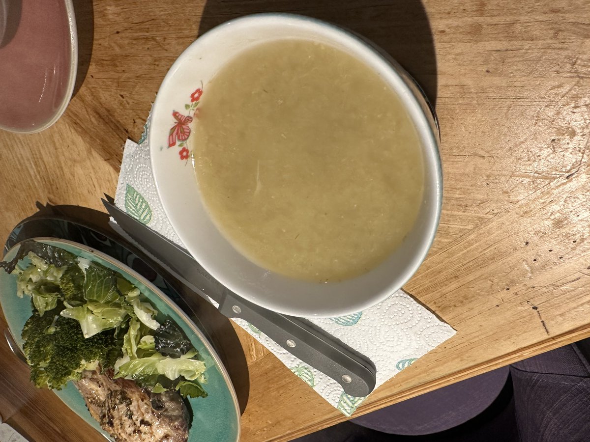 julesserkin's tweet photo. local butcher’s #Kentish Pork chops - #taste & size so much better than any #supermarket IMHO #shoplocal h/m chicken soup from last weeks roast carcass #90dayprotocol https://t.co/4v6SKDsSCN
