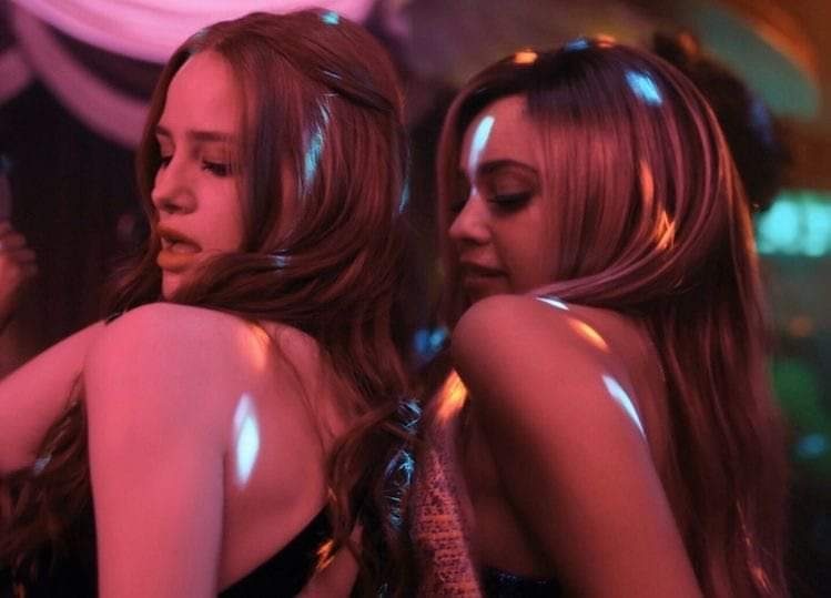 AlyssaWylie35's tweet photo. @AlyssaWylie4 As Cheryl Blossom saying good Afternoon to my girlfriend Erin Delmage As Toni Topaz I hope you're haveing good day in the Afternoon and you're Always going to be #MyToniTopazToMe and #Choniforever and #ChoniEndGame https://t.co/Qdy7DlBkr2