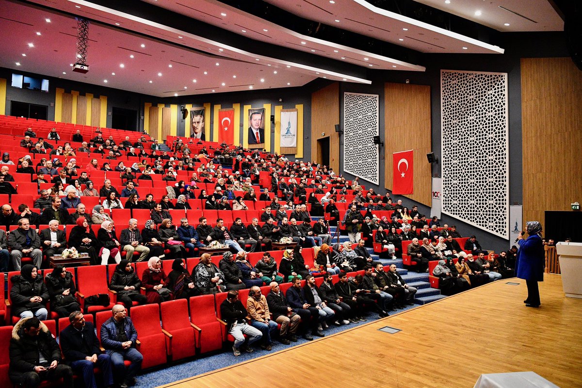 SeymaDgc's tweet photo. Sandık Başkanları Eğitim Programında kıymetli teşkilat mensuplarımızla bir araya geldik.

Sancaktepe’miz için 7/24 çalışacak, #GerçekBelediyecilik anlayışıyla hemşehrilerimize hizmetimizi sürdüreceğiz.  

#SancaktepeEminEllerde https://t.co/kTWmdkMSGX