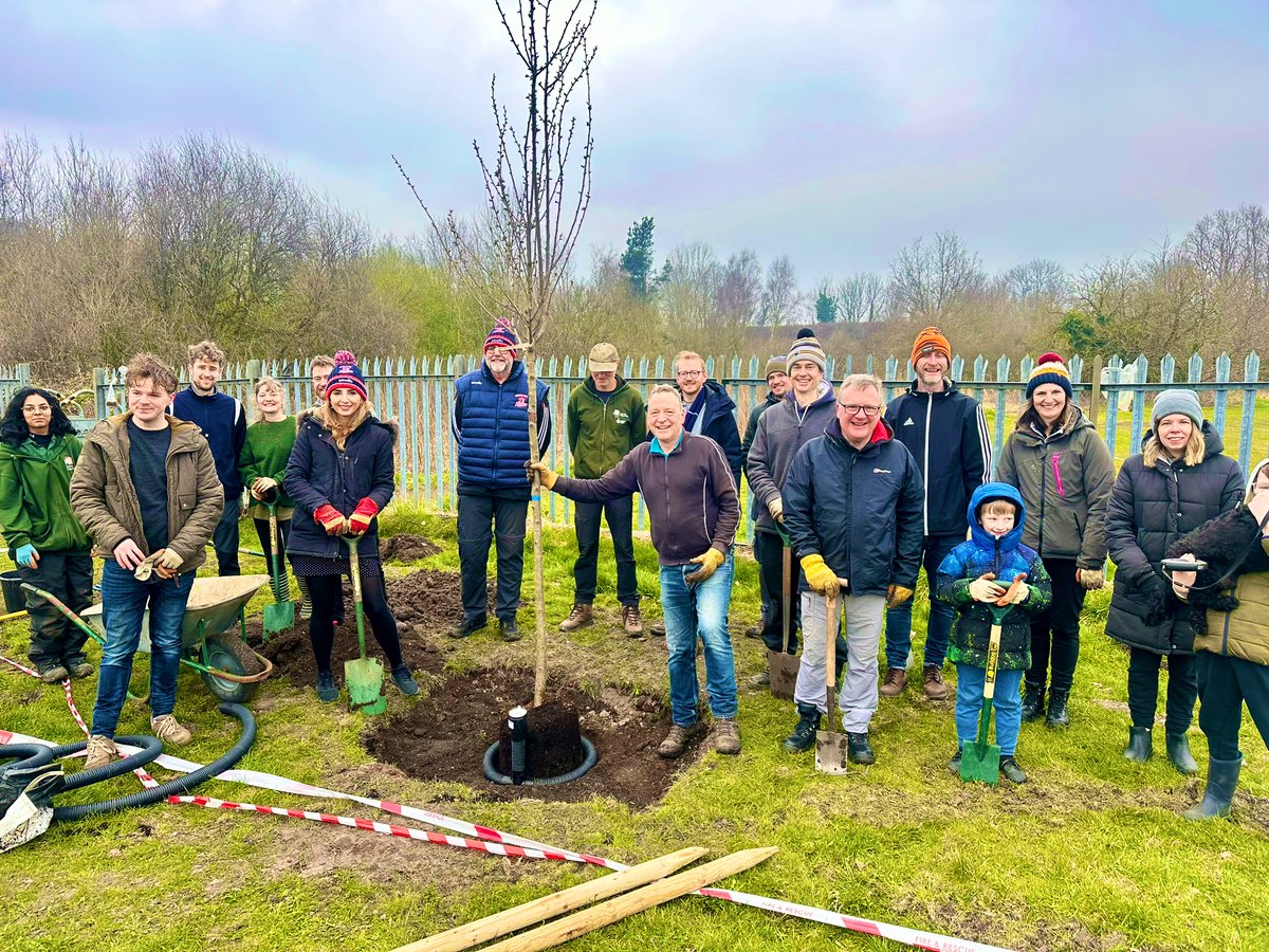 Delighted to support this tree planting initiative in our area. Many thanks to @SalfordRoosters, The Environment Partnership (TEP), City of Trees, and so many volunteers who helped to deliver this project 🌳☘️🌿🍀@SalfordLabour 🌹