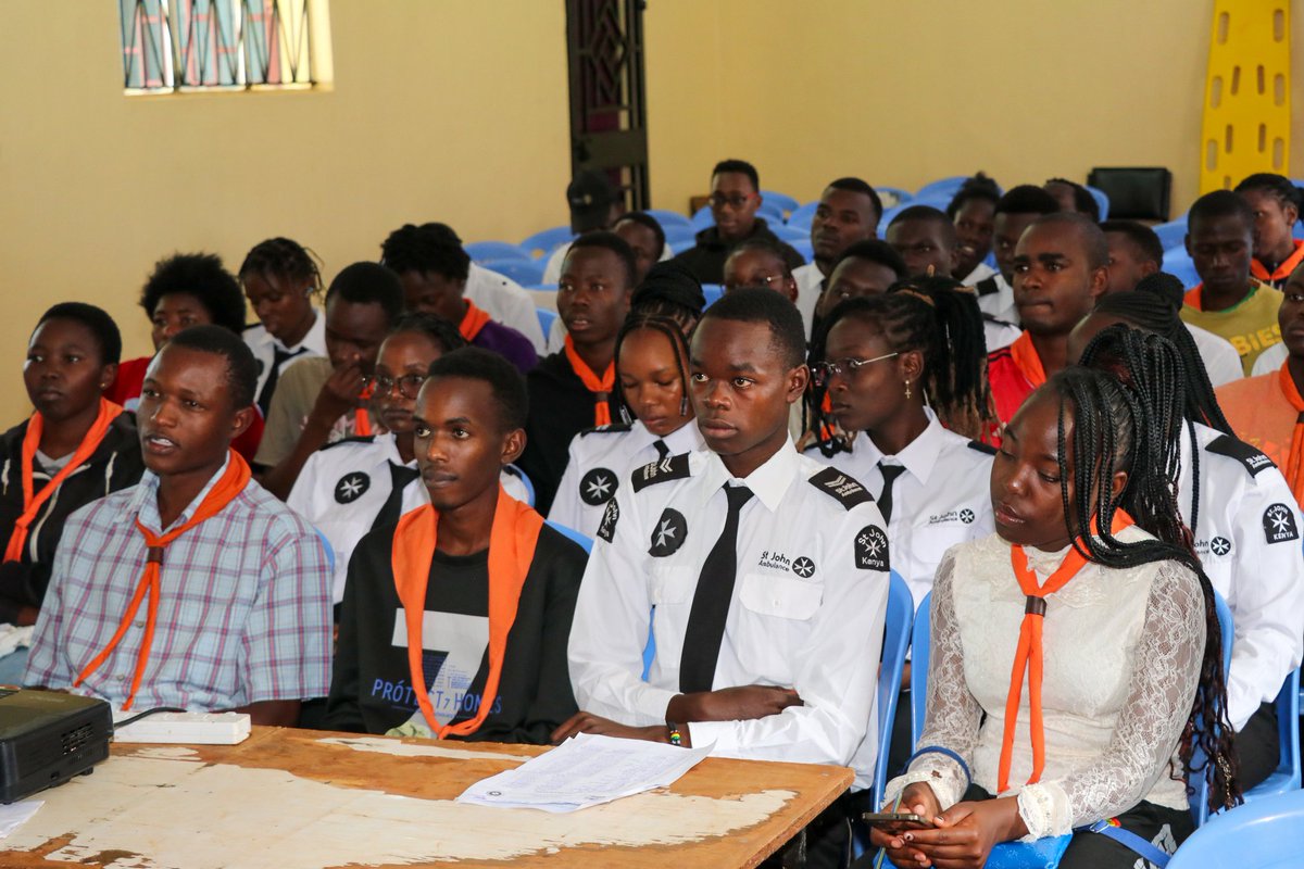 In collaboration with KSU Flamingo Rover Scouts we conducted a training today on Post Crash Care and we gained a lot.The training also highlighted on psychological trauma and how to manage it upon encountering a stressful situation during emergency. #StJohnKisii #PostCrashCare