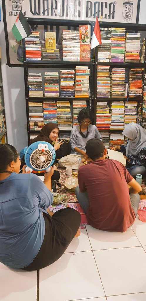 hoakiau_13's tweet photo. Kerja literasi di ujung galaksi, selamat beristirahat kawan 🤝🏽
#WarungBaca
#BBSB https://t.co/w1JTSmwa5t