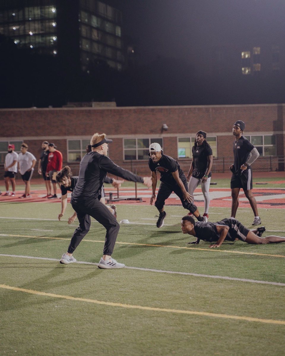 Coach_GSanders's tweet photo. It ain’t on us it’s IN us 😤
#IfYouKnowYouKniw #EOTF
#SpringBallLoading https://t.co/z1GViHwoab