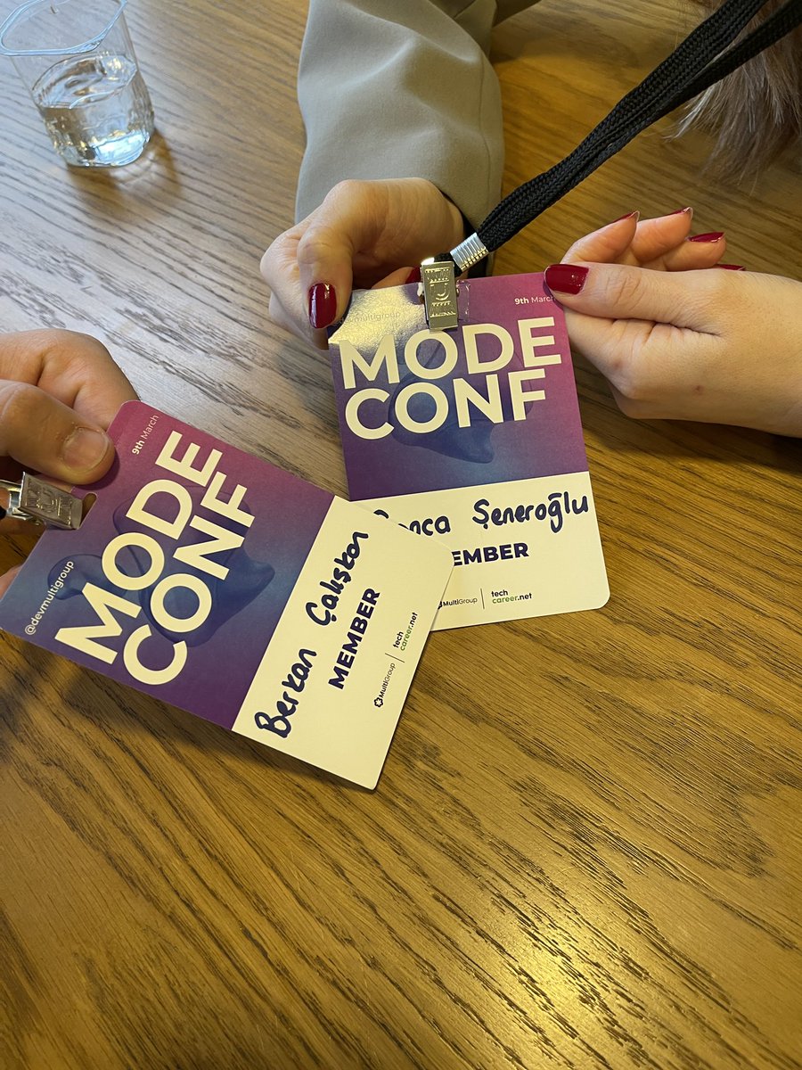 berkannc's tweet photo. Bu cumartesiyi Mobile Developer Conference 24’ e ayırdık. Organizasyon için @devmultigroup’a, güzel sohbeti için @meyusufdemirci’ye, ve kırbaçlı sunum için @aniiltaskiran’a teşekkürler (:

@Aserkanalc @gizemmalc @beyzance2 @atakan_nalbant @iammervetuncer https://t.co/iuZdc8QY5M