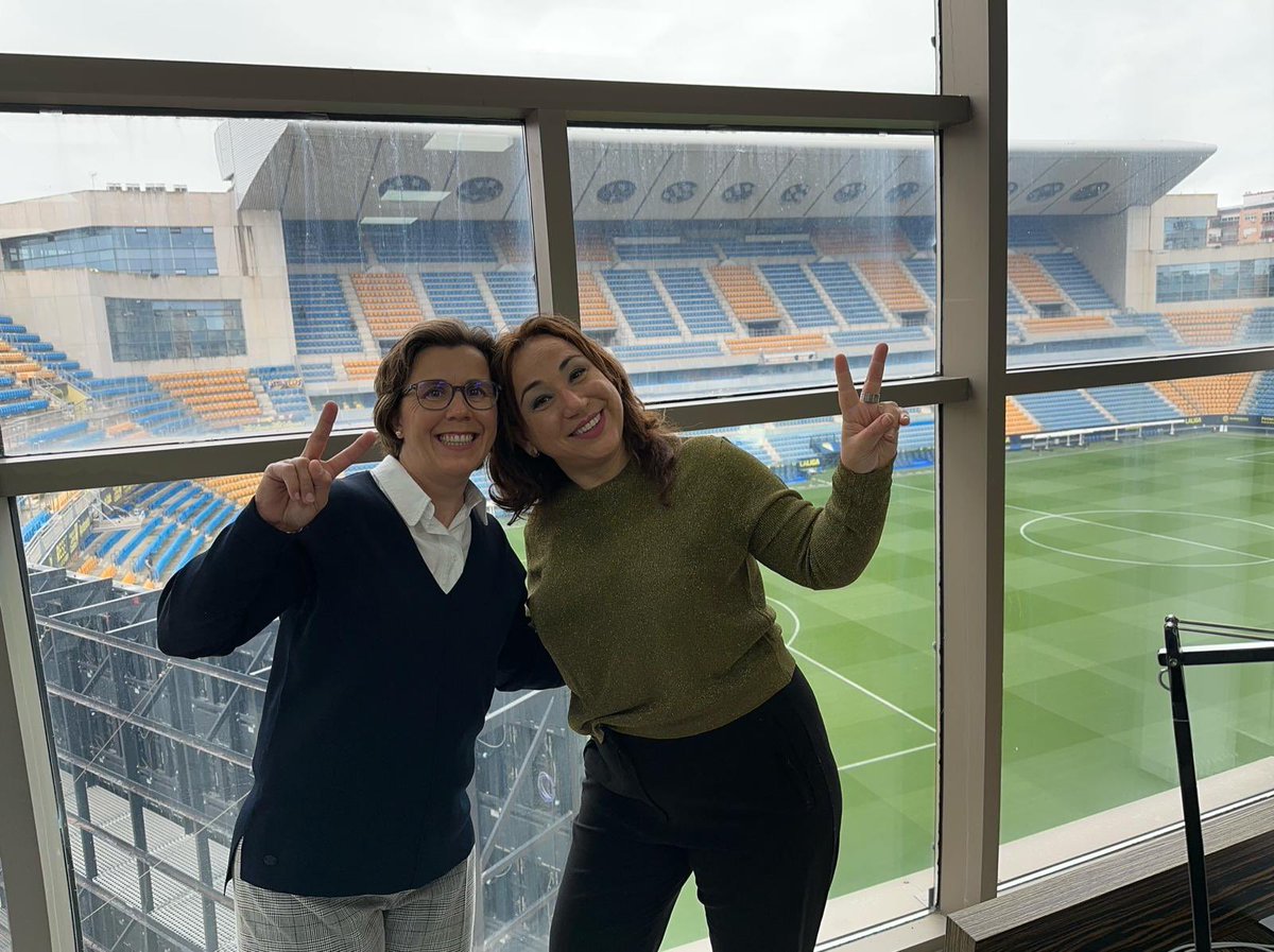 codealmeria's tweet image. Ayer asistimos a la reunión del @consejoandaluzdentistas en Cádiz, firmamos en su libro honorífico y, a su vez, celebramos el Día de la Mujer ❤️

#dentistasalmeria #codeal #consejoandaluzdentistas #diadelamujer