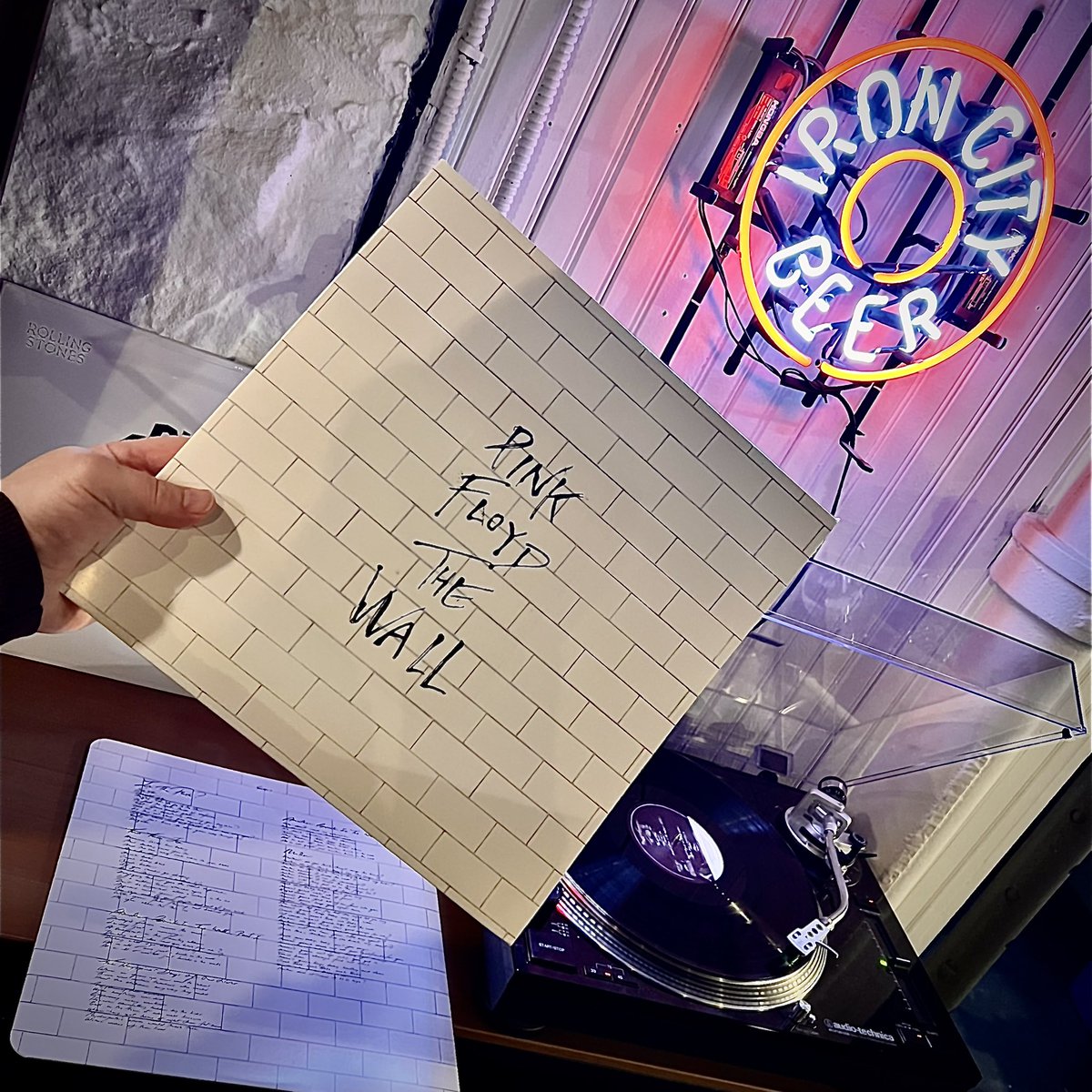 mpgeiser's tweet image. Taking a spin around #TheWall… 

I remember when #AnotherBrickInTheWall was number 1 on Casey Kasem’s Top 40 Countdown for many weeks. I put tape recorder next to the stereo speaker to record a copy. 

And yes - I’m that old. 🤣🤘❤️

And it’s what’s spinning in Pittsburgh…